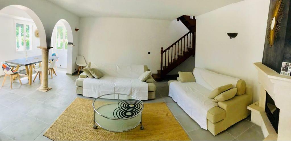 Villa In Provence With Private Pool LʼIsle-sur-la-Sorgue Dış mekan fotoğraf